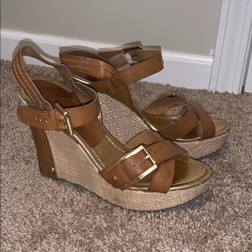 Brown and Gold wedges!